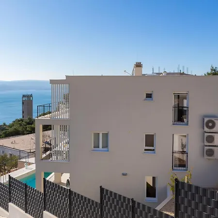 Modern Maris - With Heated Pool & Sea View * Brela