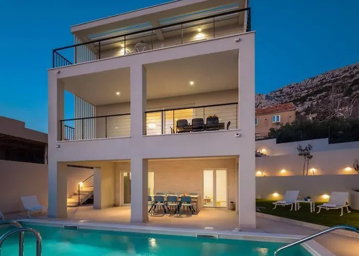 Modern Maris - With Heated Pool & Sea View Villa