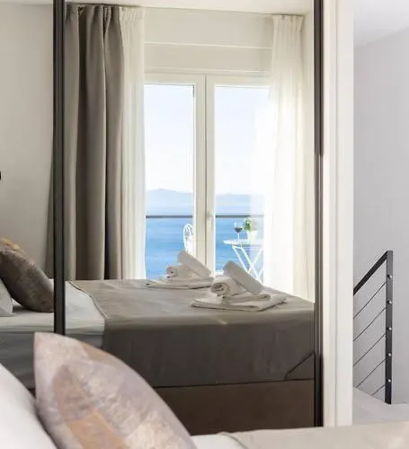 Modern Maris - With Heated Pool & Sea View