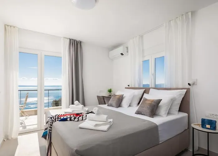 Modern Maris - With Heated Pool & Sea View Villa Brela