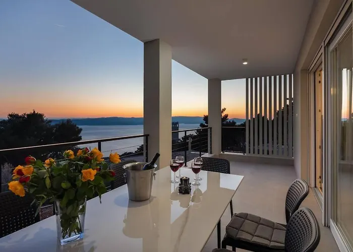 Villa Modern Maris - With Heated Pool & Sea View *