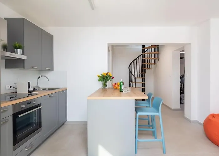 Modern Maris - With Heated Pool & Sea View Villa