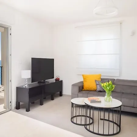 Modern Maris - With Heated Pool & Sea View * Brela