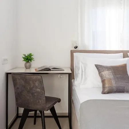 Modern Maris - With Heated Pool & Sea View Villa *