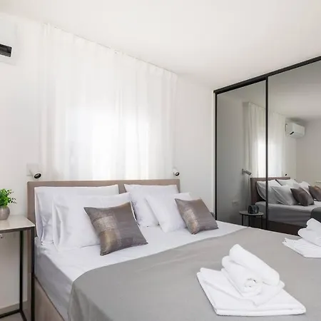 فيلة Modern Maris - With Heated Pool & Sea View