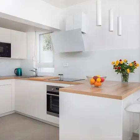 Villa Modern Maris - With Heated Pool & Sea View *