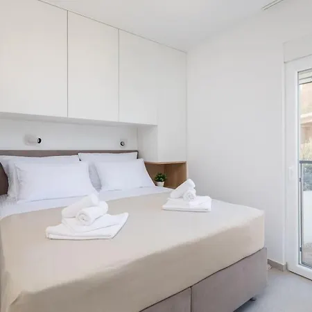 Modern Maris - With Heated Pool & Sea View * Brela