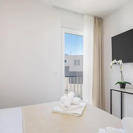 Modern Maris - With Heated Pool & Sea View Villa Brela