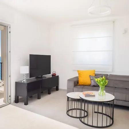 Villa Modern Maris - With Heated Pool & Sea View *