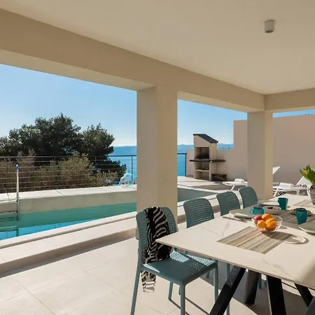 Modern Maris - With Heated Pool & Sea View * Брела