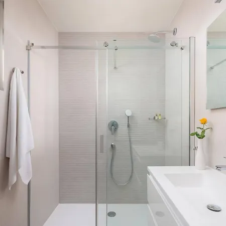 Modern Maris - With Heated Pool & Sea View Villa Brela