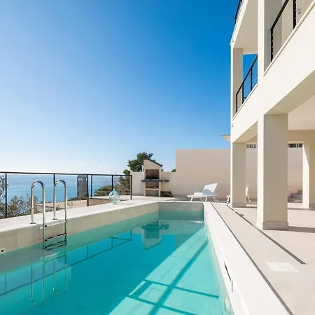 Modern Maris - With Heated Pool & Sea View * بريلا